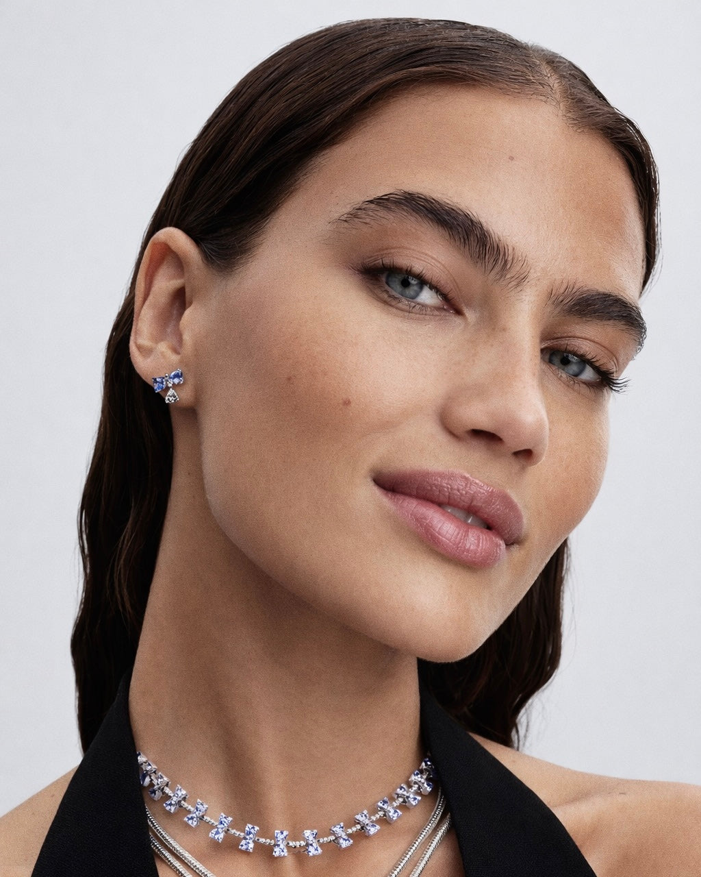 Aretes Pandora Lazo Azul Bridgerton