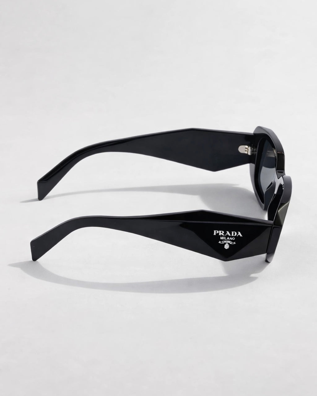 Lentes Prada Milano Symbole PR 17WS(2025)