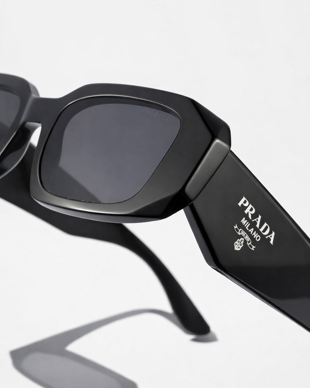 Lentes Prada Milano Symbole PR 17WS(2025)