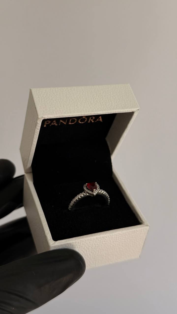 Anillo Pandora Corazon Elevado Rojo